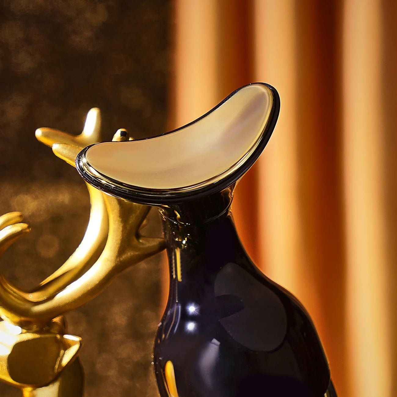 LiftGlow™ 3-in-1 Facial & Neck EMS Device — Lifting, Anti-Aging & Skin Tightening