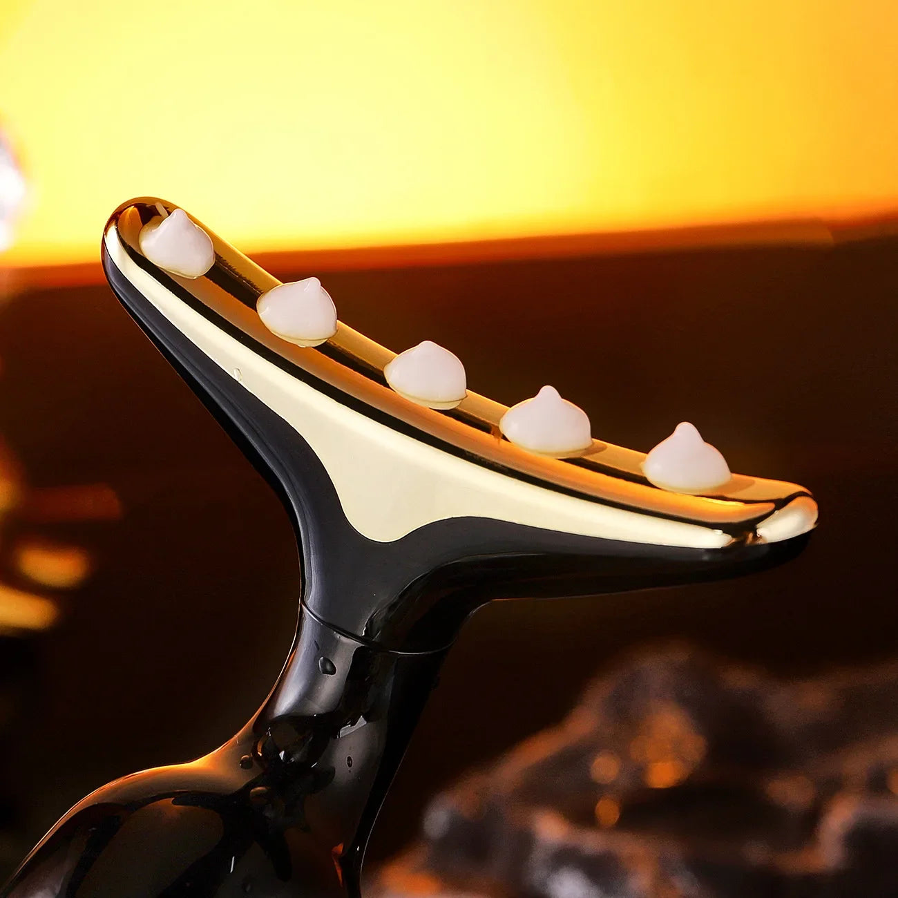 LiftGlow™ 3-in-1 Facial & Neck EMS Device — Lifting, Anti-Aging & Skin Tightening