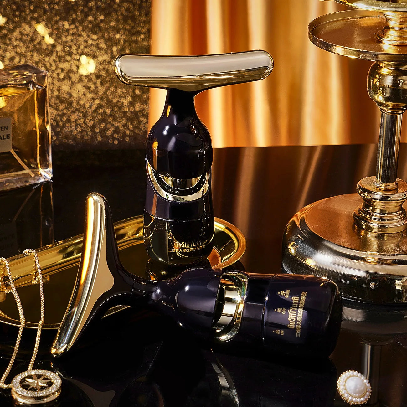 LiftGlow™ 3-in-1 Facial & Neck EMS Device — Lifting, Anti-Aging & Skin Tightening